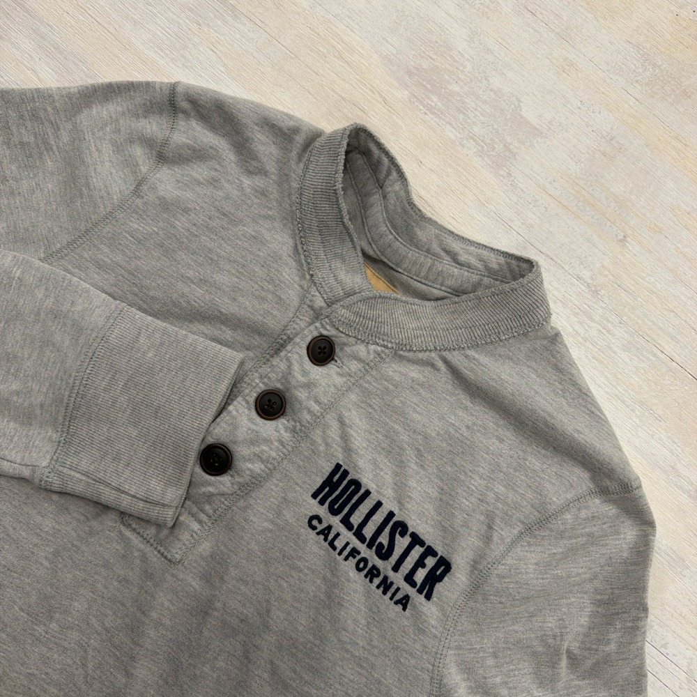 Y2K Hollister Henley Shirt Long Sleeve Embroidered Logo Gray Mens Size M